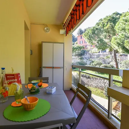 St Jean A Roquebrune, Proche Menton Et Monaco 罗克布吕讷-卡普马丹